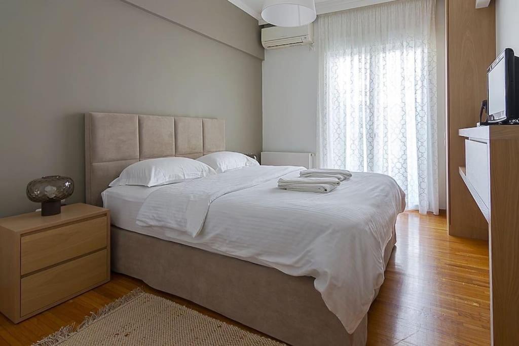 A Unique Apartment In The Historical Center-3Bds Athena Bagian luar foto