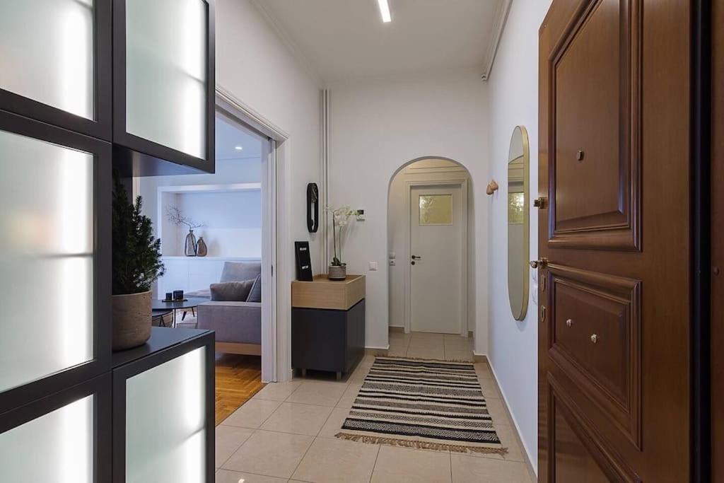 A Unique Apartment In The Historical Center-3Bds Athena Bagian luar foto