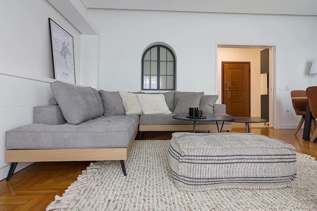 A Unique Apartment In The Historical Center-3Bds Athena Bagian luar foto