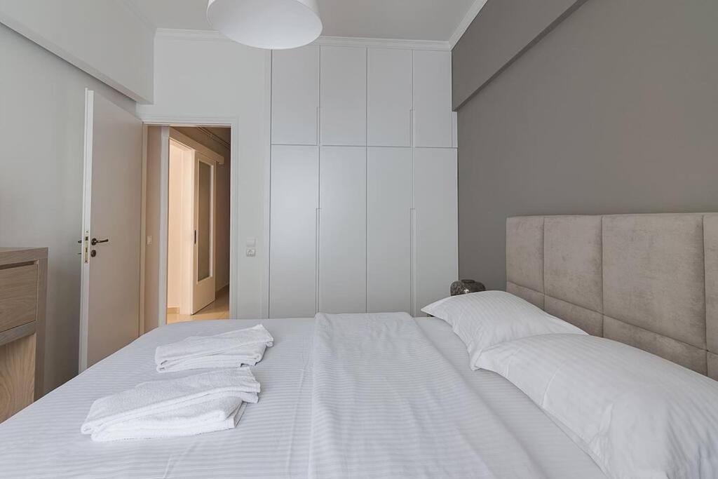 A Unique Apartment In The Historical Center-3Bds Athena Bagian luar foto