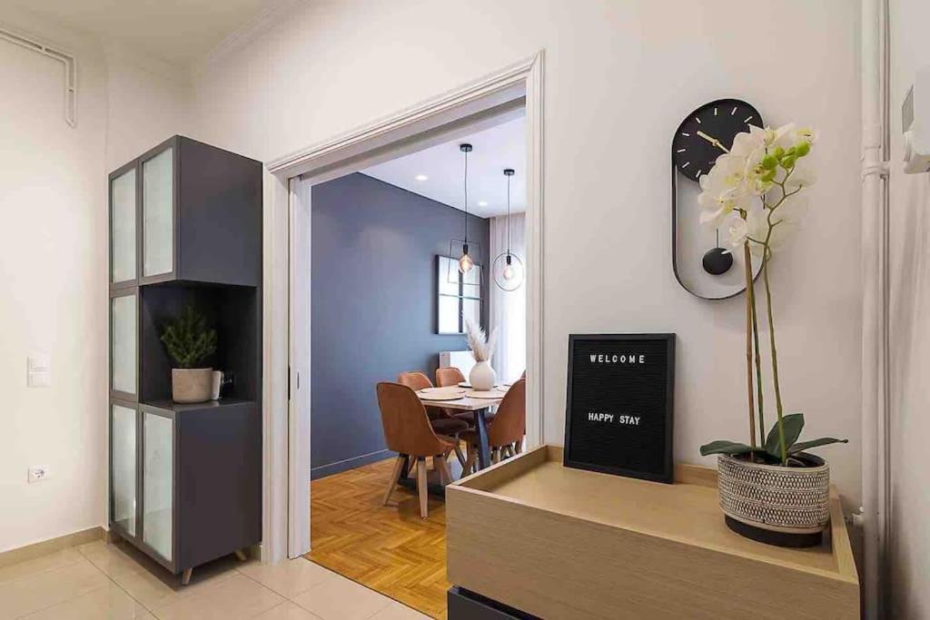 A Unique Apartment In The Historical Center-3Bds Athena Bagian luar foto