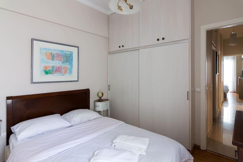A Unique Apartment In The Historical Center-3Bds Athena Bagian luar foto