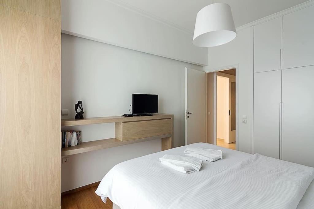 A Unique Apartment In The Historical Center-3Bds Athena Bagian luar foto